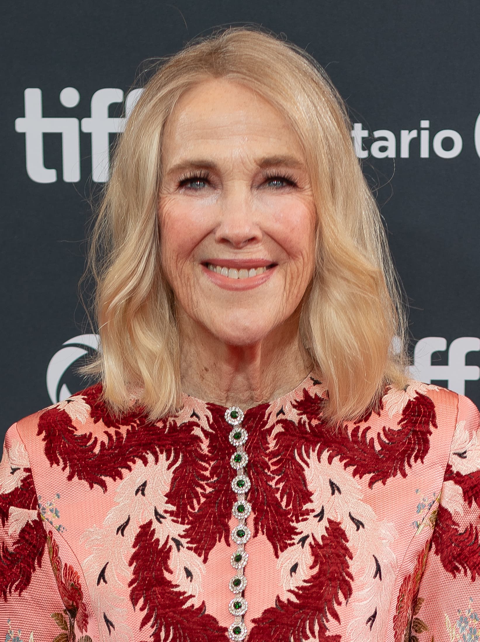 Catherine O’Hara, star of Schitt’s Creek and Home Alone, dies at 71.