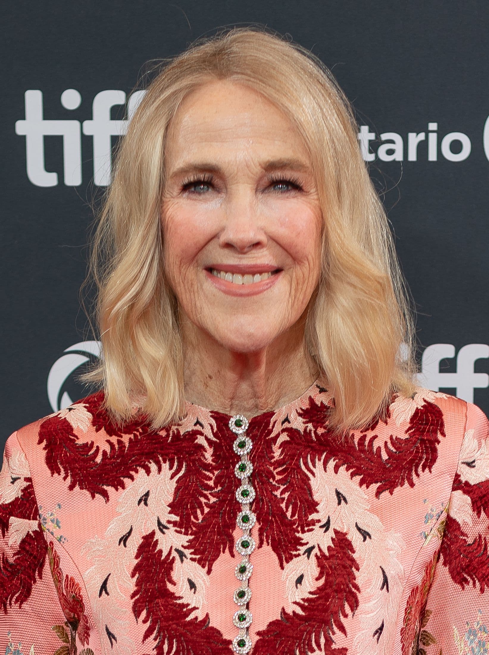 Catherine O’Hara, star of Schitt’s Creek and Home Alone, dies at 71.